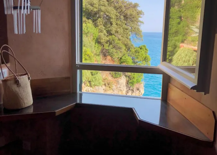 Il Paradiso Perduto Nel Golfo Dei Poeti *